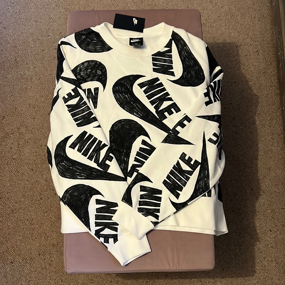 Women’s Cropped Nike Crew Neck Sweatshirt